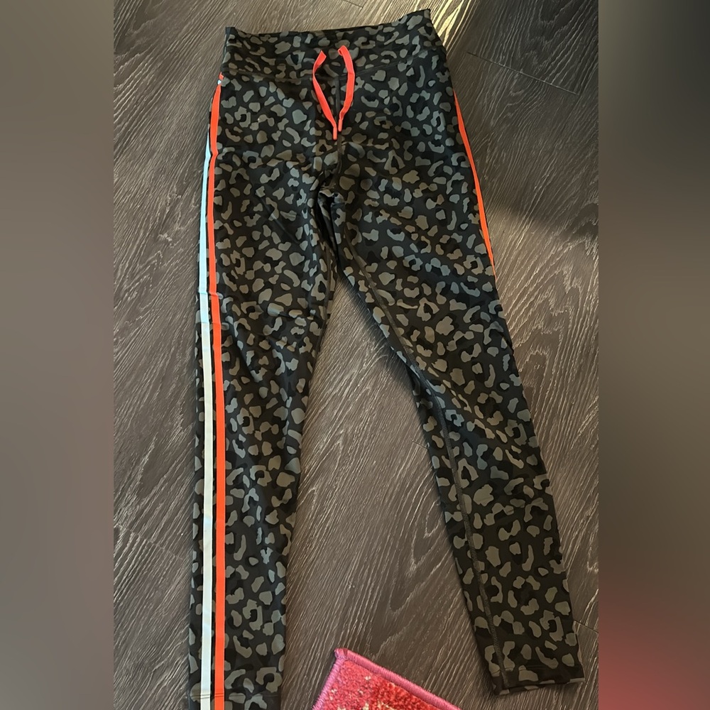 White fox leggings